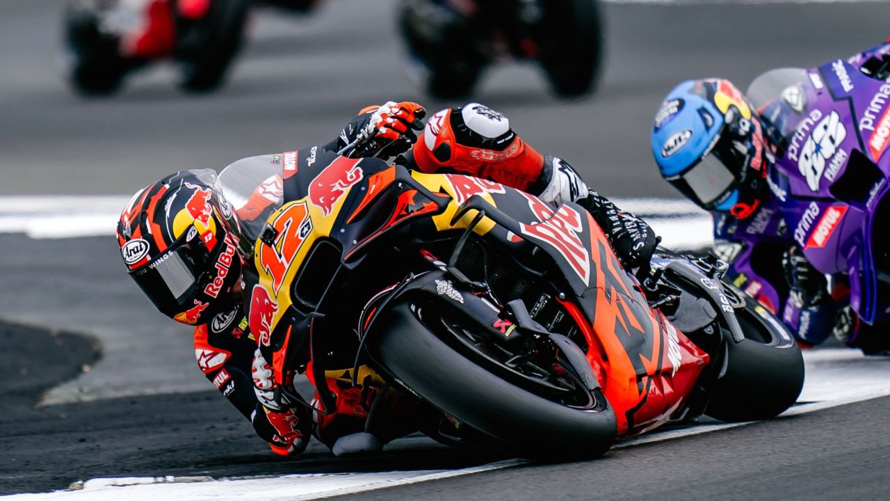 VIÑALES AND BASTIANINI ALREADY FOCUSED ON SUNDAY AFTER TRICKY SUPER SATURDAY IN SILVERSTONE