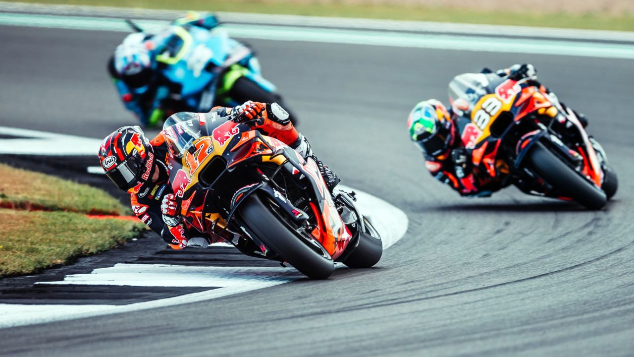 VIÑALES TAKES SOME POINTS WITH P11-FINISH IN TRICKY SILVERSTONE, BASTIANINI STRUGGLES WITH P17